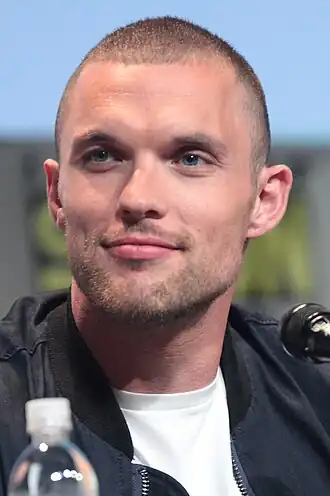 Skrein tijdens de San Diego Comic-Con in 2015