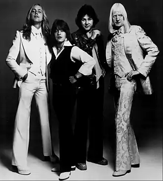 Dan Hartman tweede van rechts bij deze Edgar Winter Group