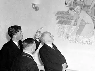 Romeny gaf toelichting bij onthulling van z'n werk in het gerestaureerde raadhuis van Heemskerk, 1951