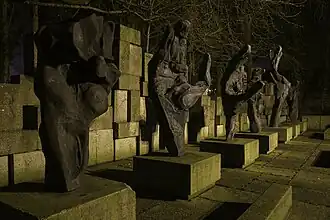 Het Joods monument verrees in de jaren 1970 op de plek van de watertoren (2007)