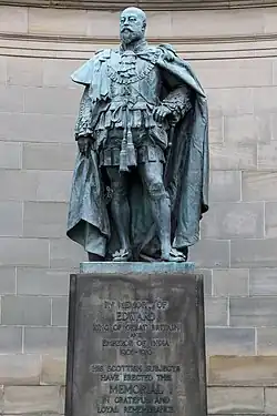Het King Edward VII Statue in Palace of Holyroodhouse te Edinburgh
