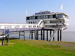 Aanzicht schuin van voren (2011)