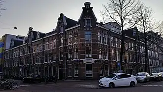 Links Van Oldenbarneveldtstraat, rechts Eerste Hugo de Grootstraat 13 (maart 2019)