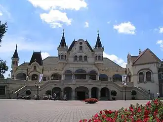 Vooraanzicht van het Efteling Theater