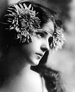 Evelyn Nesbit, ca 1901