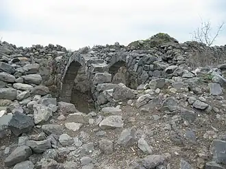 Een verwoeste brug in de betwiste Golanhoogten.