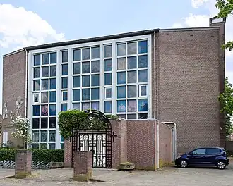 Eindhoven - Alpenroosstraat 11 - Opstandingskerk