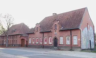 Regiegebouw (1948) voor de diensten van de koolmijn voor de wijk