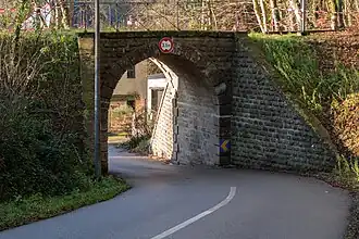 Voormalige spoorbrug in Lasauvage over CR176a