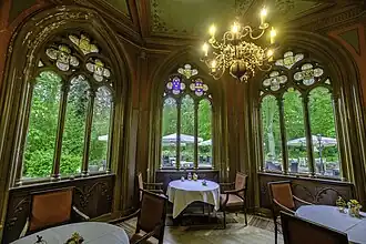 Gotische ramen in de voormalige bibliotheek