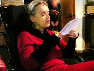 Croiset draagt voor op het feest van haar uitgever bij uitreiking Elikser-prijs (2009)