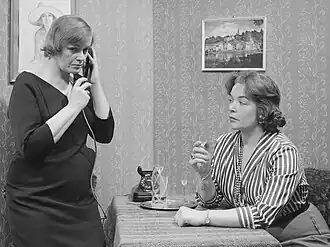 Elise Hoomans en (r.) Jopie Koopman (1959)