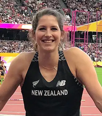 Eliza McCartney tijdens de WK van 2017 in Londen.