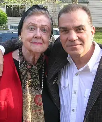 Elizabeth Wilson met acteur Alan Safier (2011)