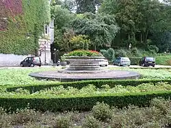 Tuinaanleg met siervaas