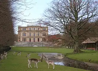 Elswout met op de achtergrond het Grote Huis