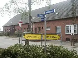 Wegwijzers naar Kleve en Emmerich