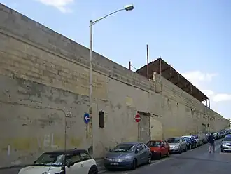 De buitenkant van het stadion.