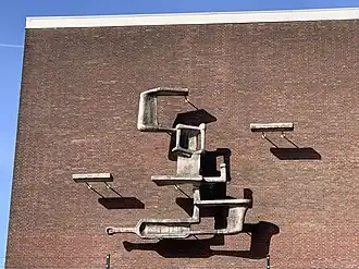 Het kunstwerk gezien vanaf de Lauriergracht in 2022