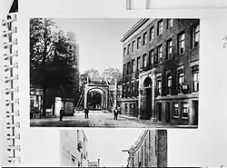 Blauwpoort met Engelenburgerbrug en Grote Kerk, ca. 1905