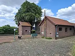 Voorplein met zicht op lampenhuis, pomphuis en goederenmagazijn (2024)