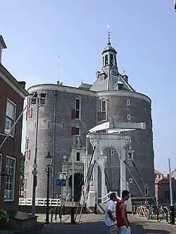 De Drommedaris aan de "stadszijde"