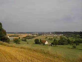 Zicht op Ennetach vanuit het westen