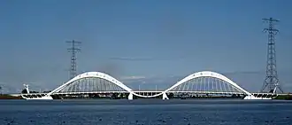 Enneüs Heermabrug. Rechts het Steigereiland