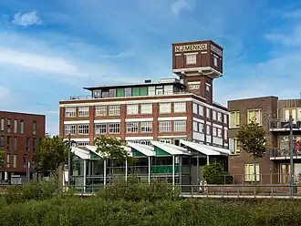 Voormalig pakhuis en watertoren van Menko, thans woningen