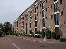 Kalenderpanden, pakhuizen vernoemd naar de maanden op v.m. GEB-terrein.