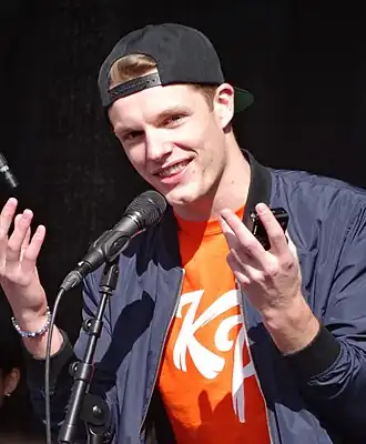 Enzo Knol (2015)