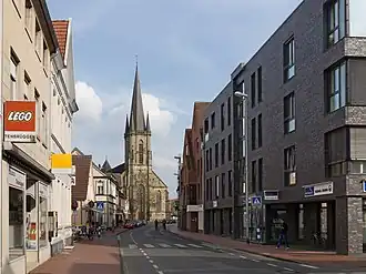 Gronausestraat, op de achtergrond de St.-Agathakerk