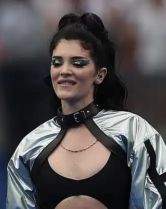 Era Istrefi tijdens haar optreden rondom de finale van het WK voetbal 2018