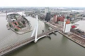 De Erasmusbrug en de Kop van Zuid.