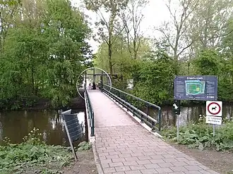 Toegangspoort op de Geert Geertsenbrug (mei 2013).