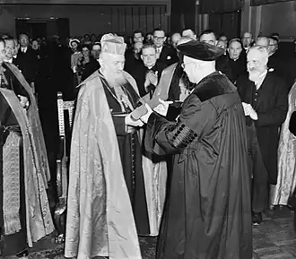 Mulders (rechts) reikt eredoctoraat uit (Nijmegen, 1952)