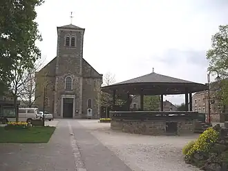 Het kerkplein van Erezée.