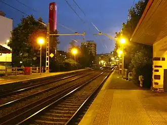Station Herrera bij nacht