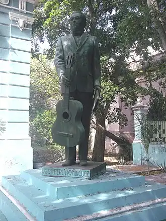 Standbeeld van Pepe Domínguez