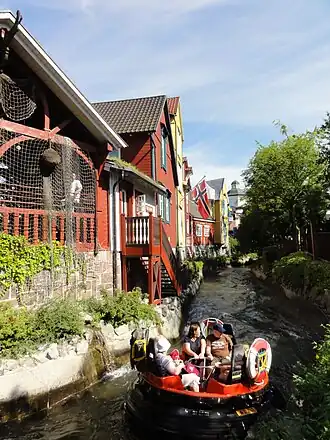 Typisch Scandinavische bebouwing langs het traject