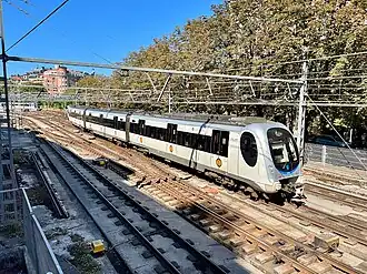 Euskotren train series 900