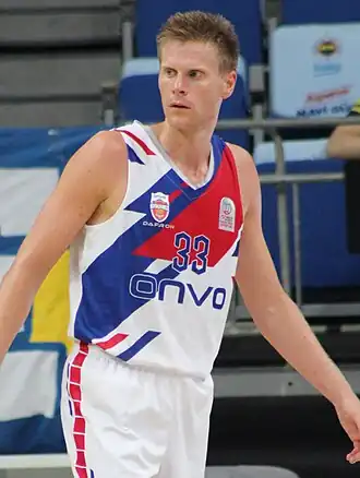 Bruinsma spelend voor Büyükçekmece Basketbol (2024)