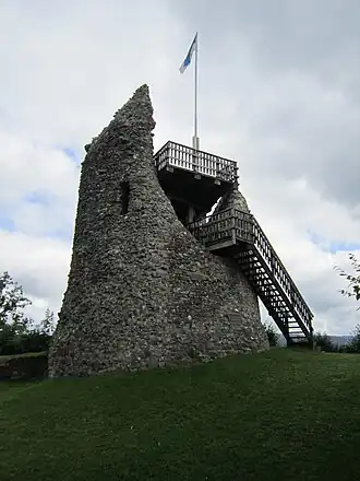 Torenruïne, tevens uitzichttoren Burg Eversberg