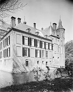 Kasteel Keppel uit het zuidwesten