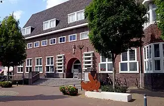 Exterieur van het Nederlands Steendrukmuseum in het Carolus-gebouw