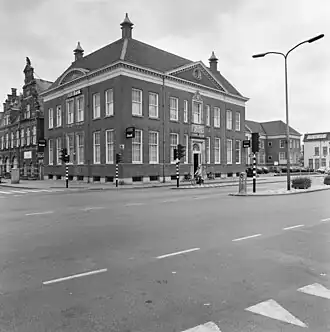 Bankgebouw Ledeboer