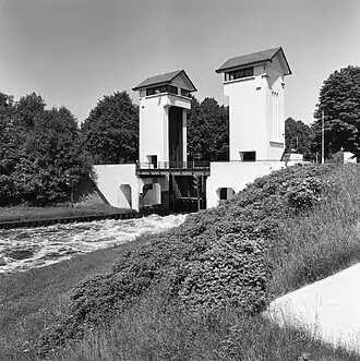 De sluis gezien in de richting van Enschede