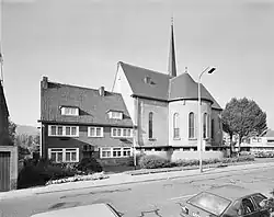 Pastorie en koorpartij