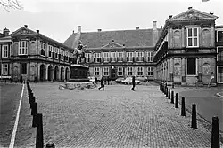 Voorzijde Paleis Noordeinde, 1980 (Nationaal Archief)
