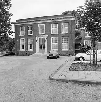 Voorgevel hoofdgebouw